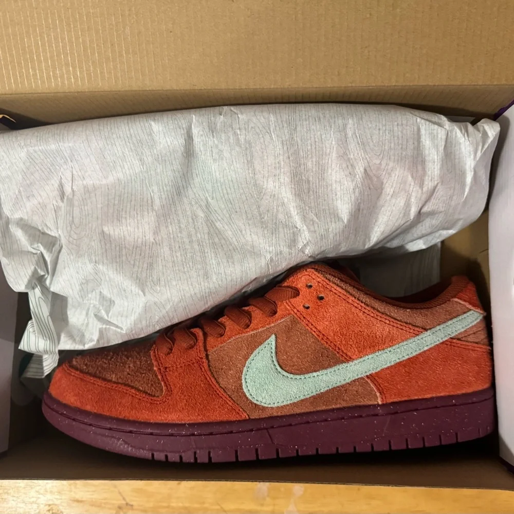 2023
Dunk Low SB 'Mystic Red'  NWT and box - Picture 7 of 12